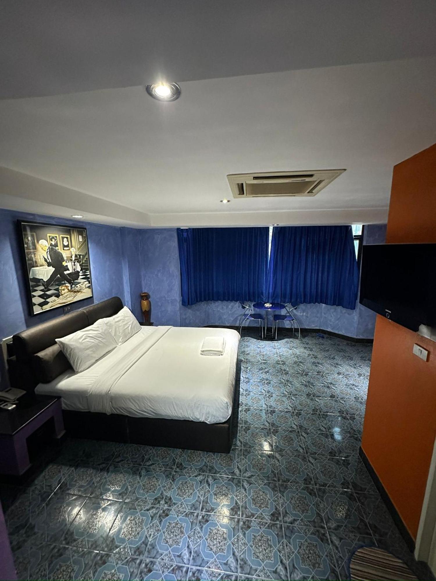 Koenig Hotel Pattaya Near Walking Street Exterior foto